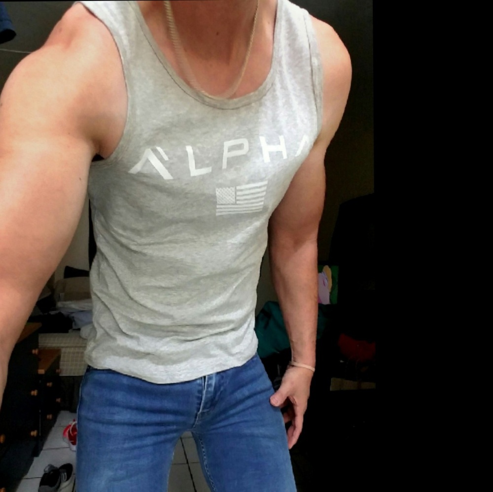 Johnny - Picture 6 of 8